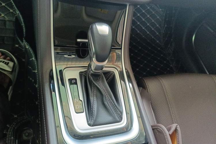 Used Changan Raeton CC 2018 1.5T Automatic Elegant Starry Edition China V Standard
