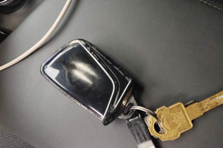 Used Dongfeng Aeolus Huge 2022 Mach Dual-Motor 1.5T MHD Dare-to-Dream Edition