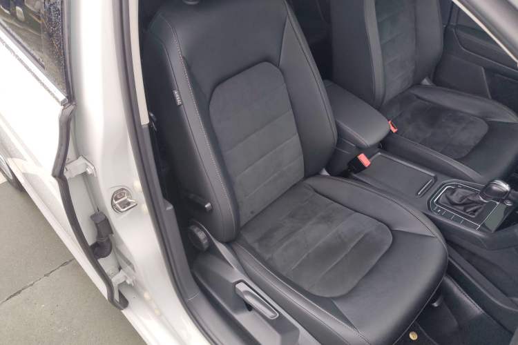 Used Volkswagen Golf Sportsvan 2018 230TSI Automatic Luxury Model
