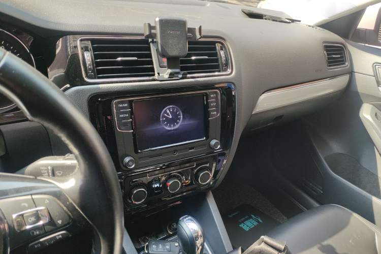 Used Volkswagen Sagitar 2017 230TSI Automatic Comfort Version