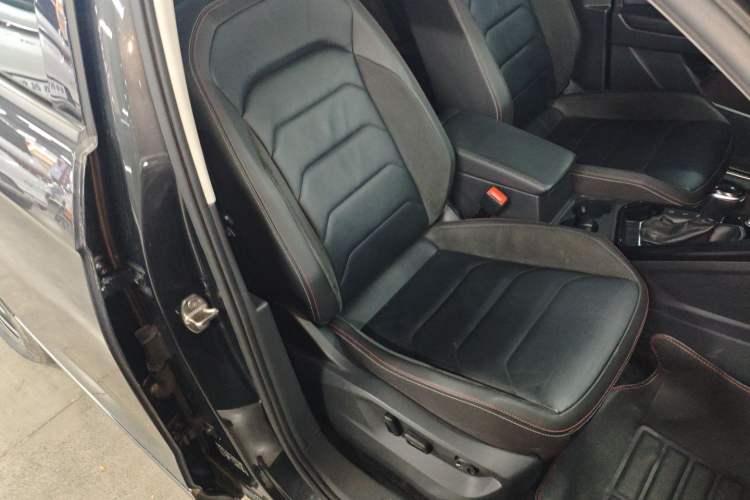 Used Volkswagen Tayron 2020 330TSI Two-Wheel Drive Luxury Smart Connectivity Version Right Front Seat