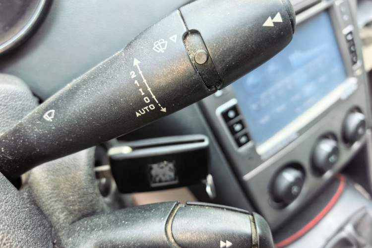 Used Peugeot 408 2011 2.0L Manual Comfort Edition
