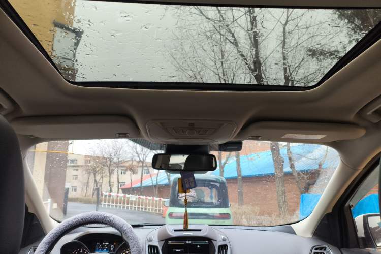 Used Ford Kuga 2015 2.0L GTDi Four-Wheel Drive Prestige Model Headliner