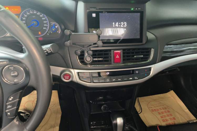 Used Honda Crosstour 2014 3.0L AWD Prestige Edition