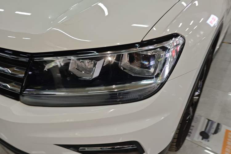 Used Volkswagen Tiguan L 2019 330TSI Automatic Two-Wheel Drive Smart Luxury Version China VI Standard
