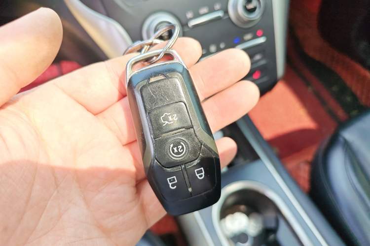 Used Lincoln MKC 2014 2.0T Two-Wheel Drive Deluxe Edition
