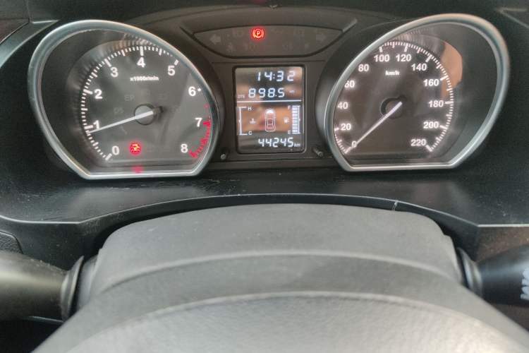 Used Zotye T600 2015 1.5T Manual Luxury Model
