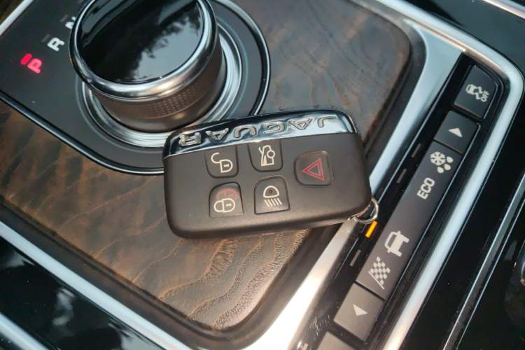 Used Jaguar XFL 2018 XFL 2.0T 250 PS Luxury Edition
