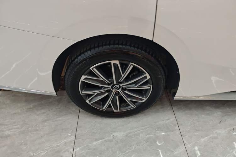 Used GAC Trumpchi M8 2024 Master Series 400T Prestige Edition
