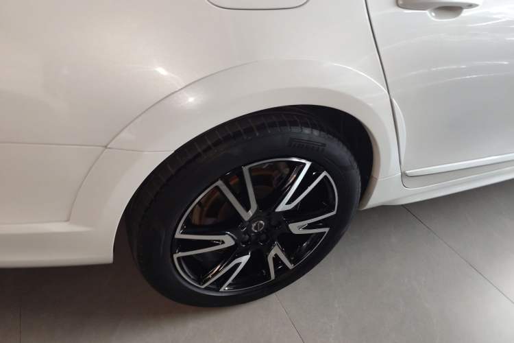 Used Volvo V90 2017 Cross Country T5 AWD Prestige Edition
