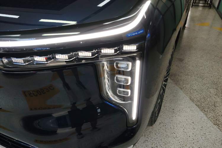 Used IM LS9 2026 Model 52 Ultra Left Front Headlight