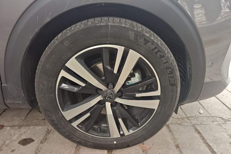 Used Peugeot 4008 2023 360THP Technology Edition Right Front Wheel Hub