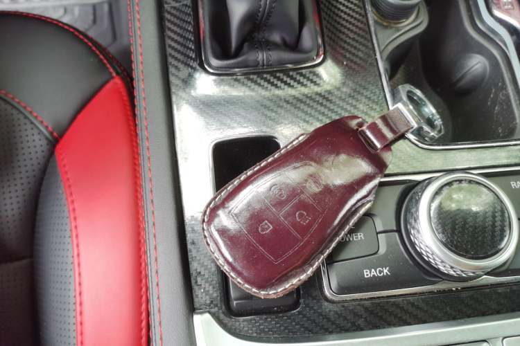 Used BAIC Off-Road BJ40 2023 2.0D Automatic Four-Wheel Drive Blade Hero Edition Adventurer Type (with Front and Rear Electronic Locks)