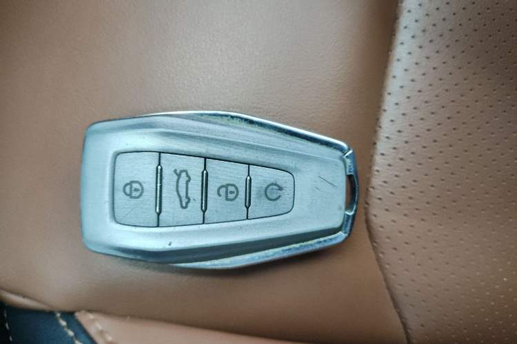 Used Geely Auto Vision X6 2020 1.4T CVT Luxury Edition