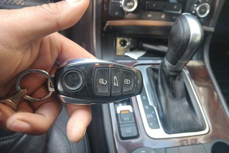 Used Volkswagen Touareg 2014 3.0 TSI New Edition
