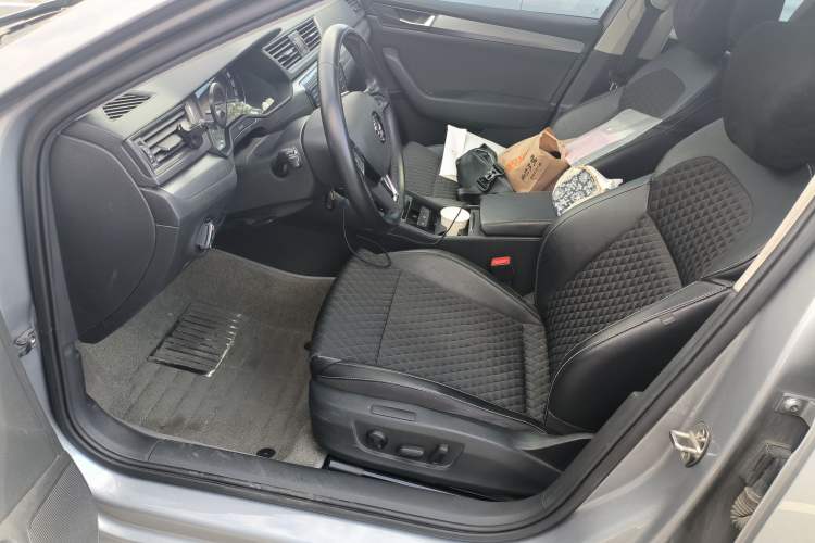 Used Skoda Superb 2016 TSI330 DSG Innovation Edition Left Front Seat