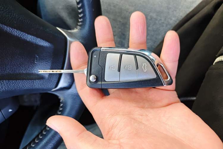 Used Subaru Forester 2013 2.5i Automatic Luxury Edition Vehicle Key