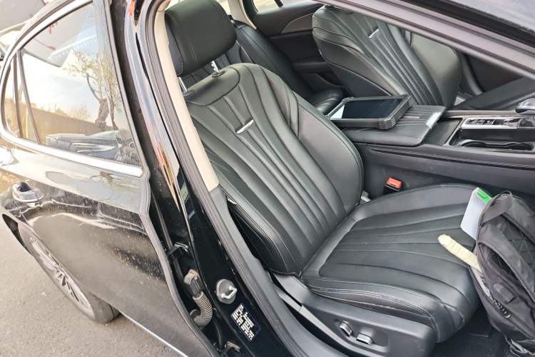 Used Hongqi H5 2024 1.5T DCT Smart Connect Flagship Edition
