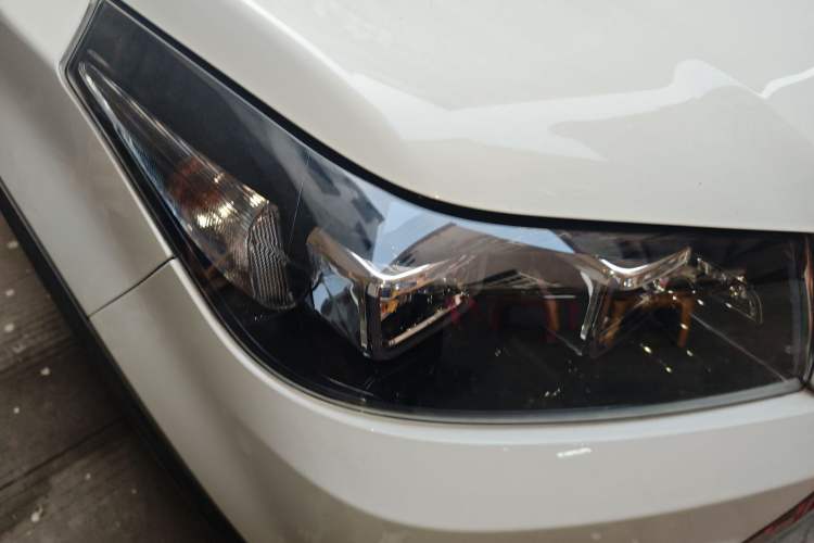 Used HYOSOW S3 2016 S3L 1.5L Manual Prestige Edition Right Front Headlight