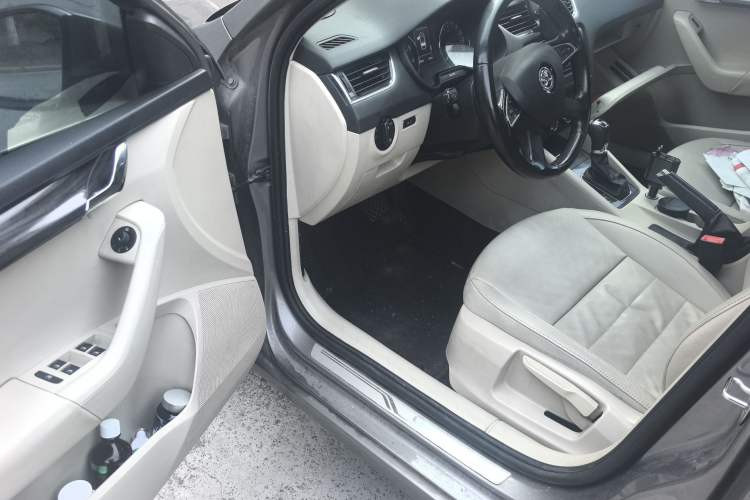 Used Skoda Octavia 2015 1.6L Automatic Yijun Edition
