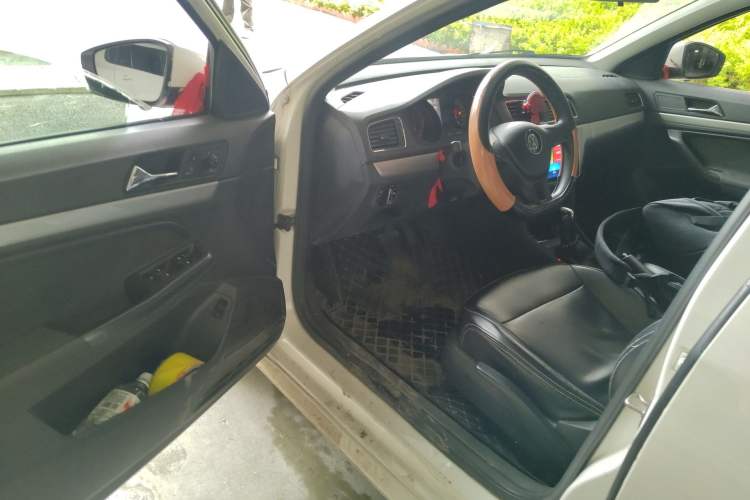 Used Volkswagen Lavida 2017 1.6L Automatic Fashion Edition Driver Seat