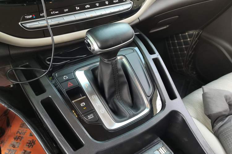 Used GAC Trumpchi M6 2019 270T DCT Elite Edition (7-seater) China VI Gear Lever