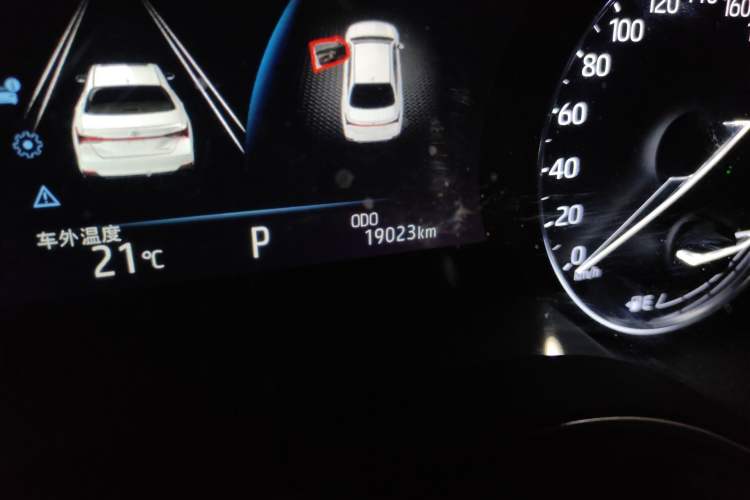 Used Toyota Avalon 2019 2.0L XLE Premium Edition China VI Odometer Close Up