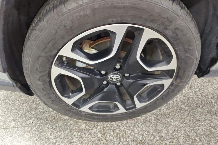 Used Toyota RAV4 2020 2.0L CVT Four-Wheel Drive Prestige Edition