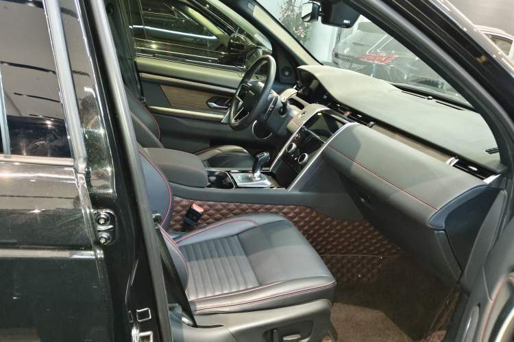 Used Land Rover Discovery Sport 2022 249 PS R-Dynamic S Performance Edition 5 Seats Right Front Seat