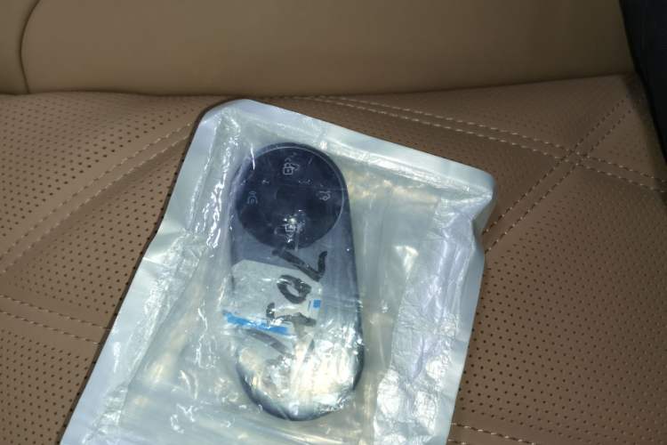 Used Hima AITO M9 2025 Extended-Range Ultra Version 52 kWh 6-Seater Vehicle Key