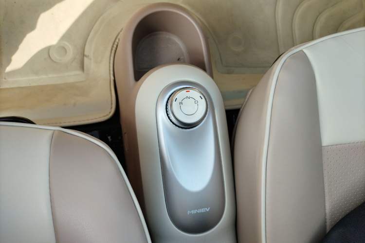 Used Wuling Hongguang MINIEV 2025 Four-Door Version Advanced Edition
