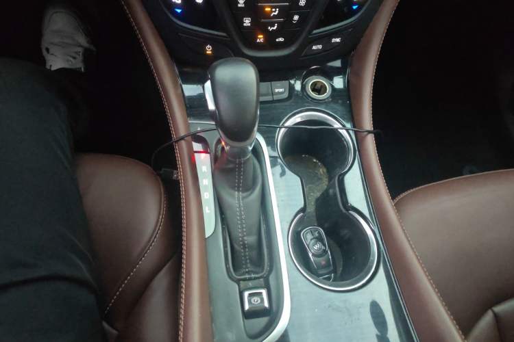 Used Buick Envision 2018 28T Four-Wheel Drive Elite Version Gear Lever