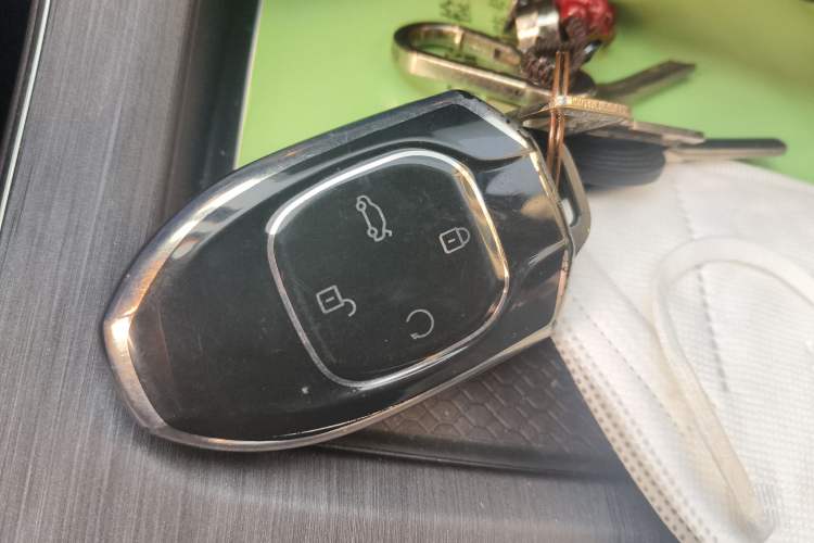 Used GAC Trumpchi GS8 2022 Linghang Series 2.0 TGDI Two-Wheel-Drive Luxury Smart Connectivity Version (7 Seats) Vehicle Key