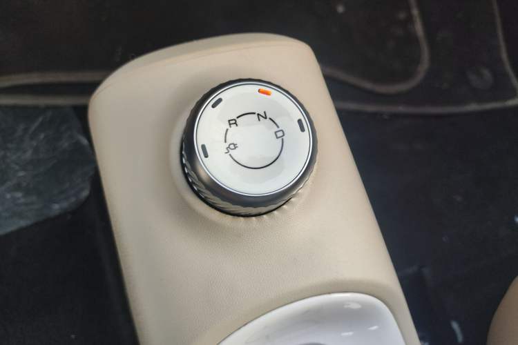 Used Wuling Hongguang MINIEV 2024 3rd Generation 215km Youth Edition Gear Lever