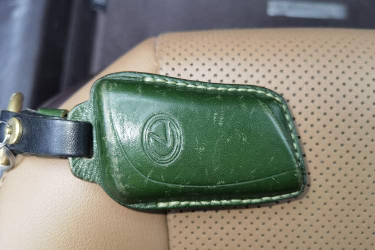 Used Lexus ES 2020 300h Premier Edition Interior 1