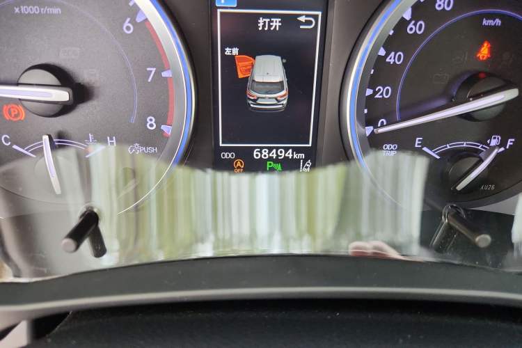 Used Toyota Highlander 2018 2.0T Two-Wheel-Drive Luxury Edition 7 Seats Emission Standard China V
