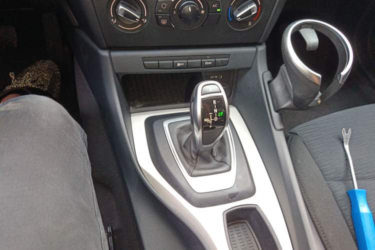 Used BMW X1 2014 sDrive18i Fashion Model Gear Lever