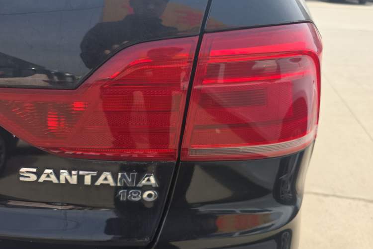 Used Volkswagen Santana 2016 1.6L Manual Comfort Edition Right Rear Taillight