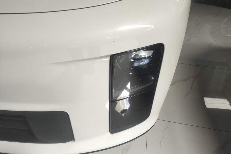 Used Li Auto i6 2025 Model Two-Wheel-Drive Standard Type
