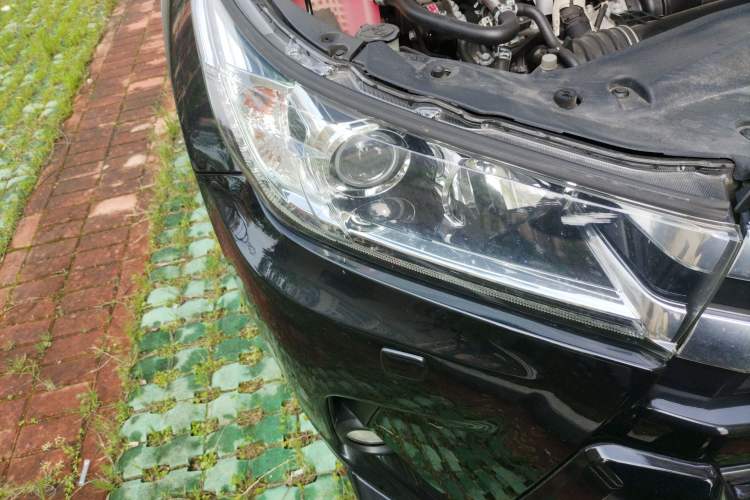 Used Toyota Highlander 2018 2.0T Four-Wheel Drive Ultimate Edition 7-Seater Emission Standard China V Right Front Headlight