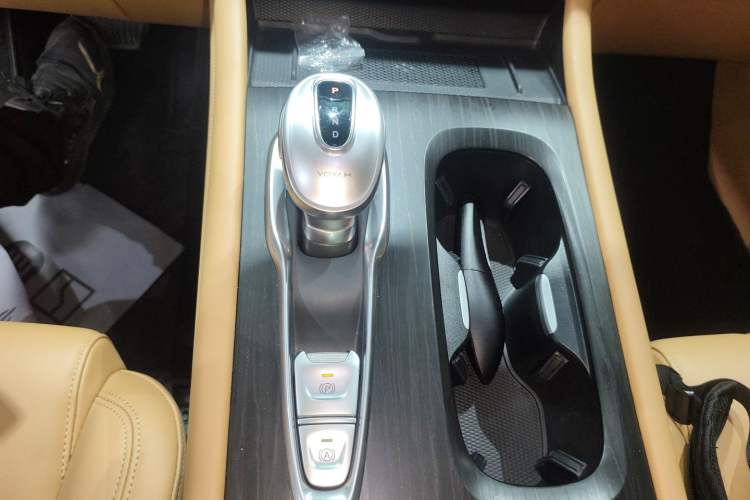 Used VOYAH Dream 2024 PHEV Extended-Range Premium Edition Gear Lever