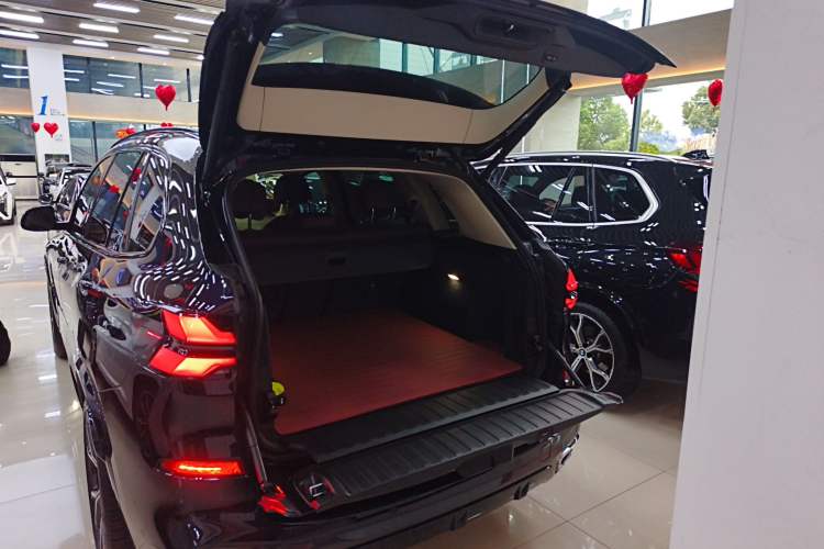 Used BMW X5 2023 xDrive 30Li Luxury M Sport Night Edition Package