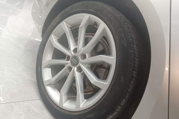 Used Audi A4L 2019 40 TFSI Fashion Edition China VI Emission Standard
