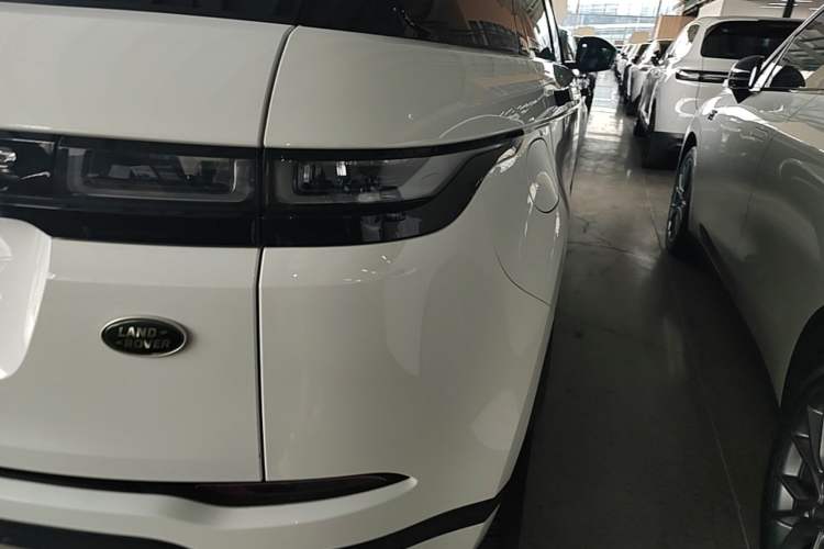 Used Land Rover Range Evoque 2023 Aurora L 249 PS Luxury Edition
