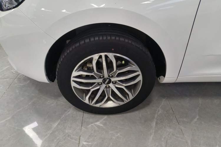 Used Wey VV5 2017 2.0T Ultra-Luxury Version Left Front Wheel Hub