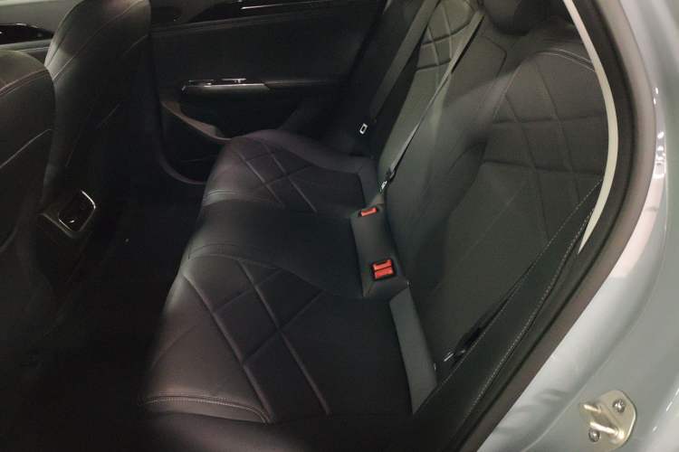 Used Geely Galaxy L6 2024 125km PLUS Dragon Edition Left Rear Seat