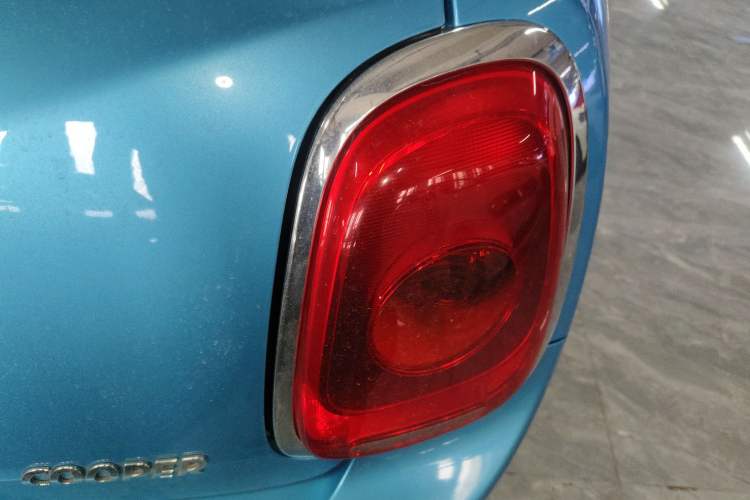 Used MINI 2015 1.5T COOPER Fun Five-Door Edition Right Rear Taillight