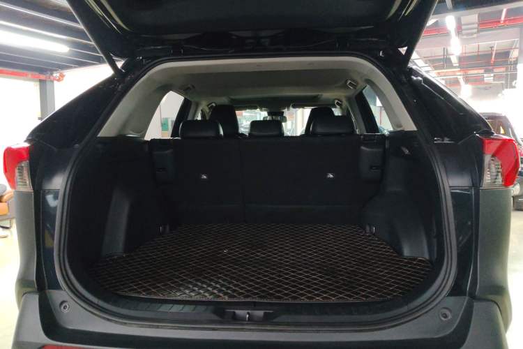 Used Toyota RAV4 2020 2.0L CVT Two-Wheel Drive Fashion Edition