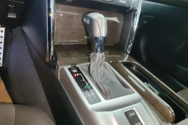 Used Toyota Reiz 2013 2.5V Shangrui Edition Gear Lever