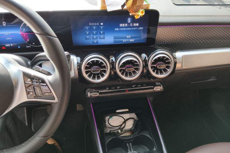 Used Mercedes-Benz GLB 2024 Refresh GLB 220 Dynamic Edition Audio And AC Panel
